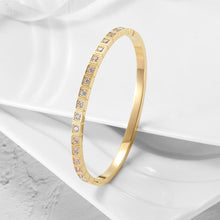 Charger l&#39;image dans la galerie, SINGLE ROW CZ STONE HINGED BANGLE
