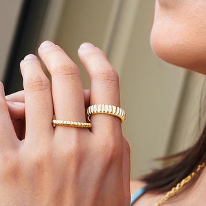 RIBBED STACKABLE RING