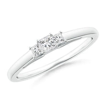 Charger l&#39;image dans la galerie, 3-Stone Princess Cut Diamond Engagement Ring
