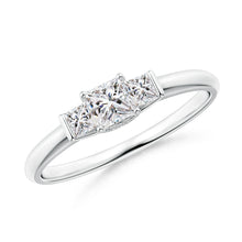 Charger l&#39;image dans la galerie, 3-Stone Princess Cut Diamond Engagement Ring
